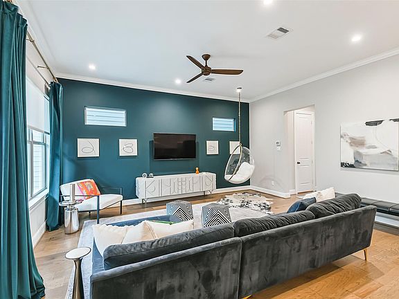 5th image of 8816 Hollywood Garden Ln