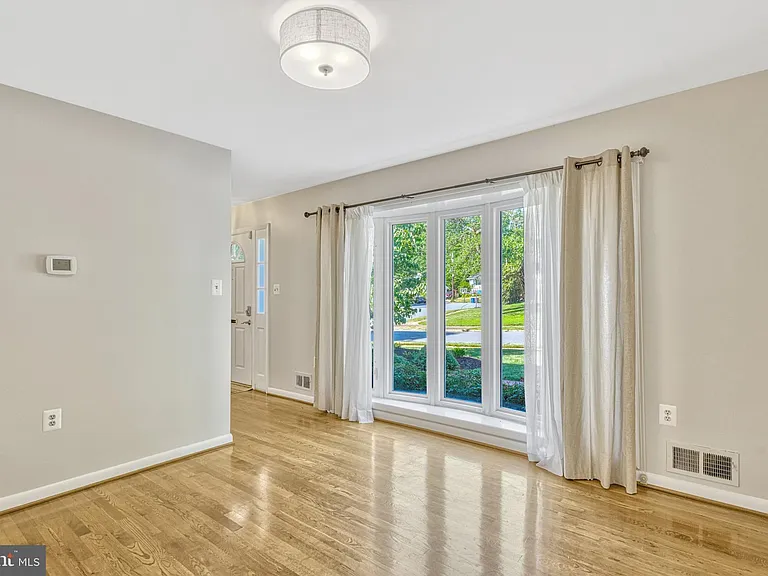 5021 Fleming Dr — Photo 22