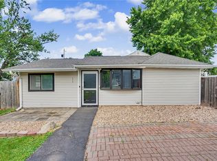 338 20th St NW, Cedar Rapids, IA 52405