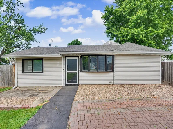 338 20th St NW, Cedar Rapids, IA 52405