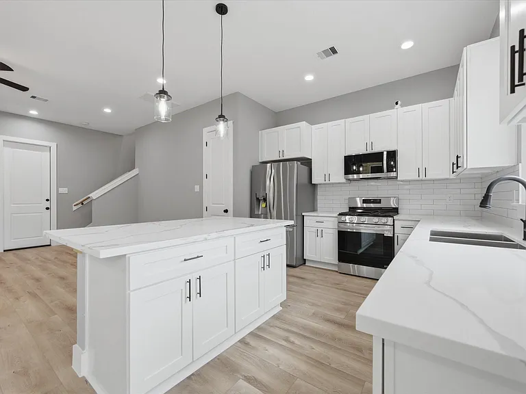 2022 Wavell St — Photo 24