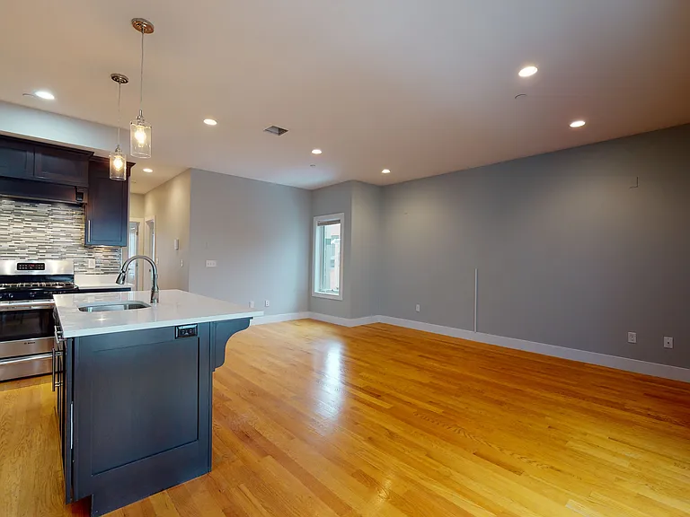 41 W 2nd St #2 — Photo 6