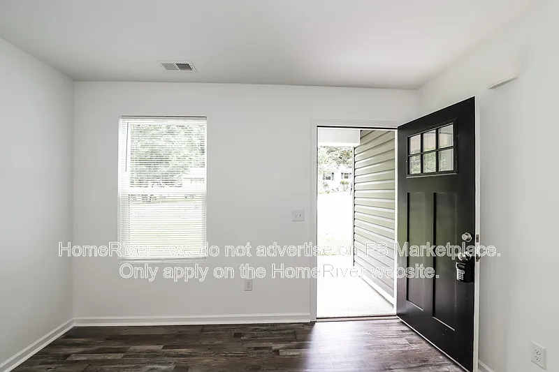 3 bed, 2.0 bath, 1080 sqft, $1,690 — Photo 4