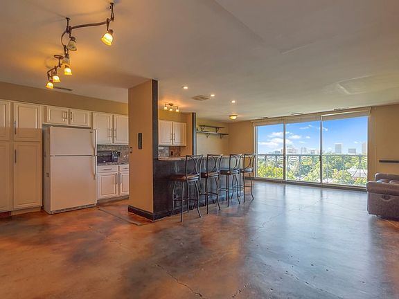 3rd image of 777 E South Temple St APT 8F
