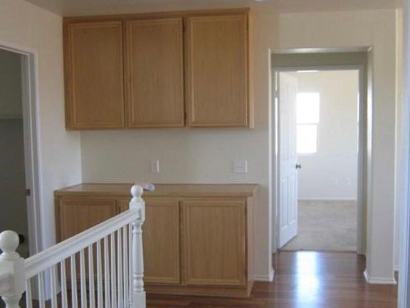 5th image of 15338 Baxter St