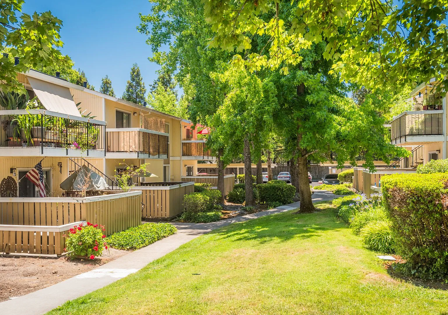 Marlow Apartments — Photo 4