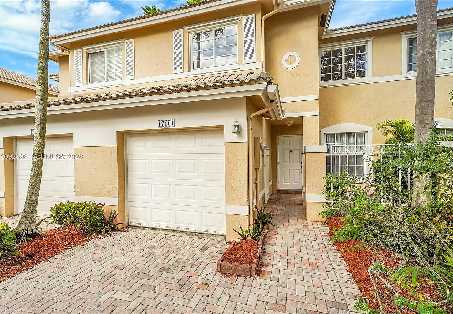 Pembroke Isles 1 — Photo 1