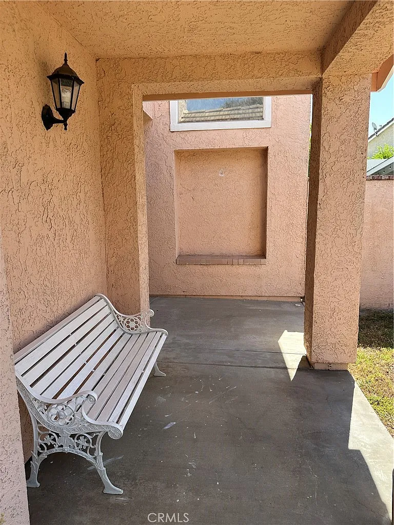 3 bed, 2.5 bath, 1671 sqft, $3,000 — Photo 2