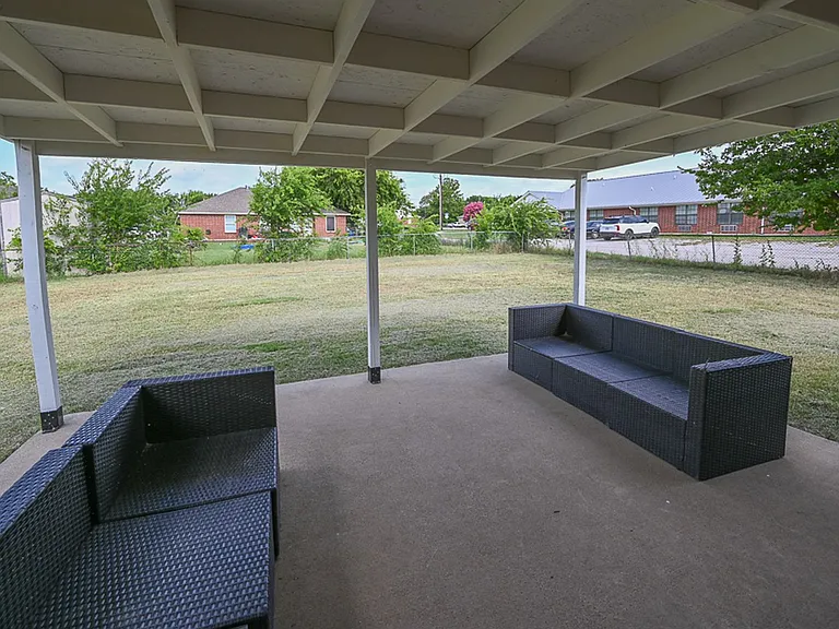1705 N Cates St — Photo 14
