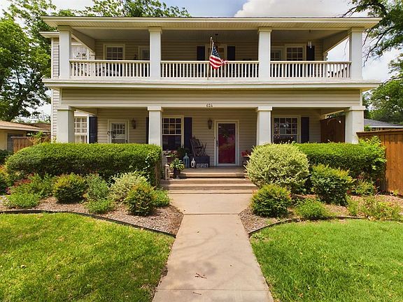 4th image of 624 Amarillo St