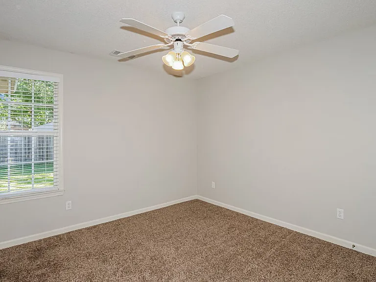5041 Thornebrook Cv — Photo 14