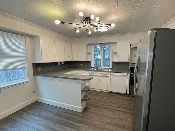 5th image of 17907 10th Ave NE #B