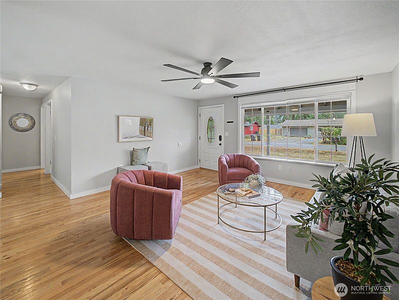 4th image of 11822 Carter Avenue SW
