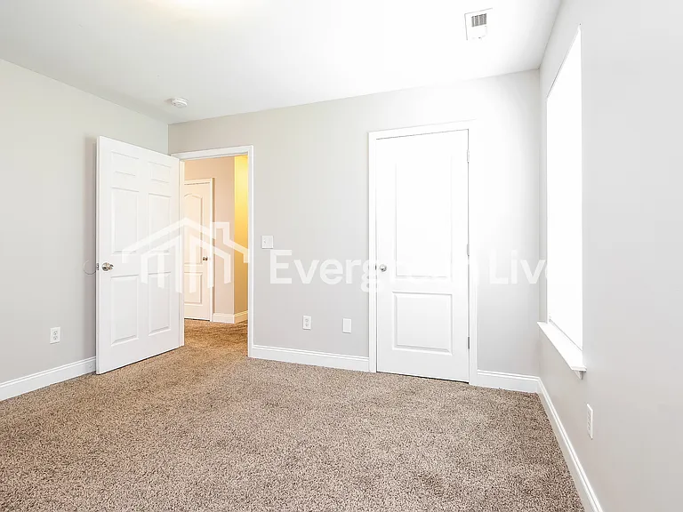 195 Beverly Ln — Photo 8