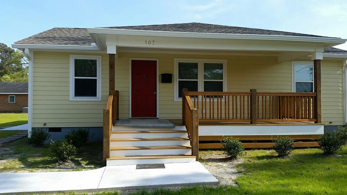 4 bed, 1600 sqft, $2,200 — Photo 1