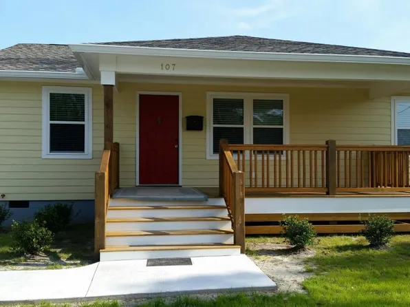 107 Oakwood Dr, Havelock, NC 28532
