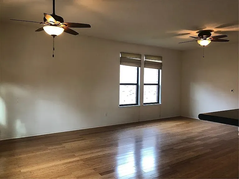 2113 Howell Mountain Dr — Photo 2