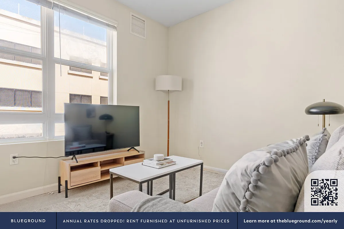 Living Room - 853 Commodore Dr #4-ID975