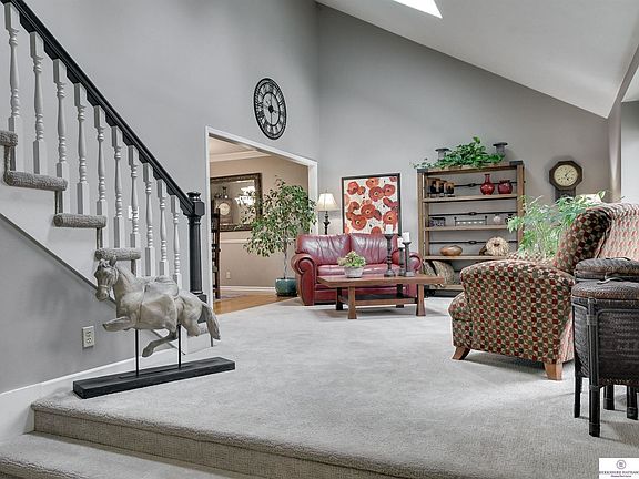 3rd image of 15623 Capitol Cir