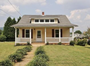3706 Yellow Mountain Rd SE, Roanoke, VA 24014