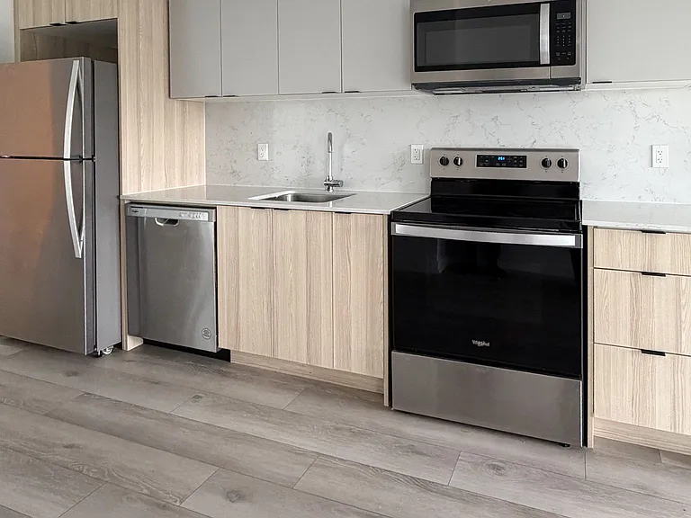 2000 Bathurst St #608 — Photo 9