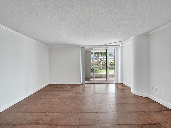 5th image of 401 4th Ave #203
