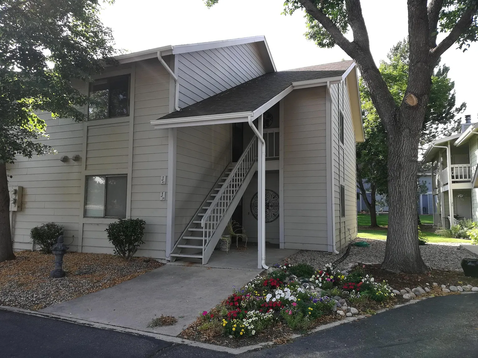 3500 Rolling Green Dr — Photo 2