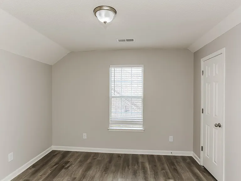9913 Vista Ridge Dr — Photo 15