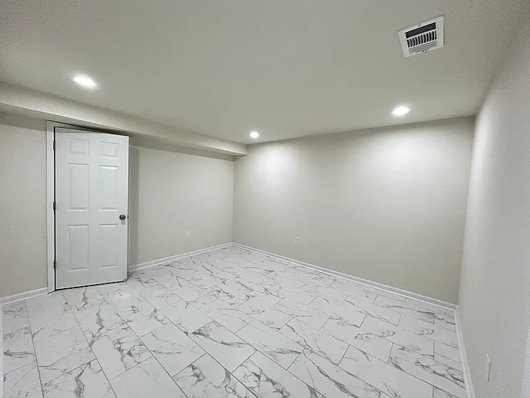 Francis Pl — Photo 2
