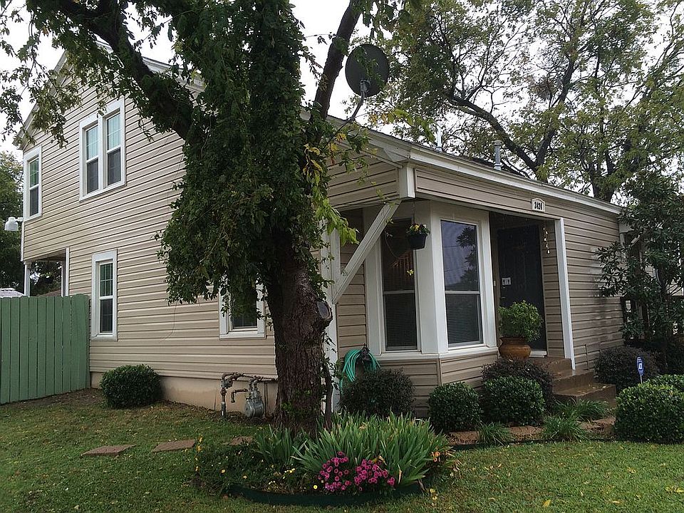 Front of House/Corner