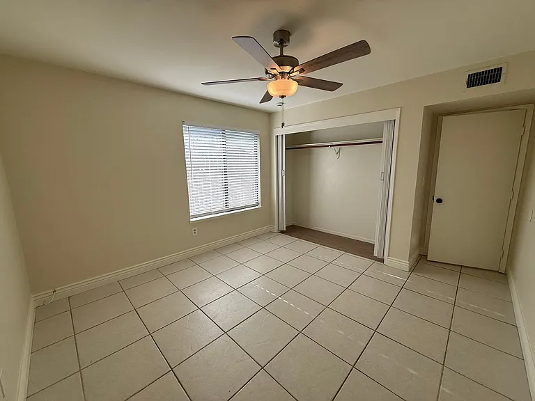5801 Baywood St — Photo 7