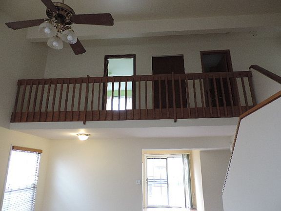3rd image of 3126 Gresham Ln W