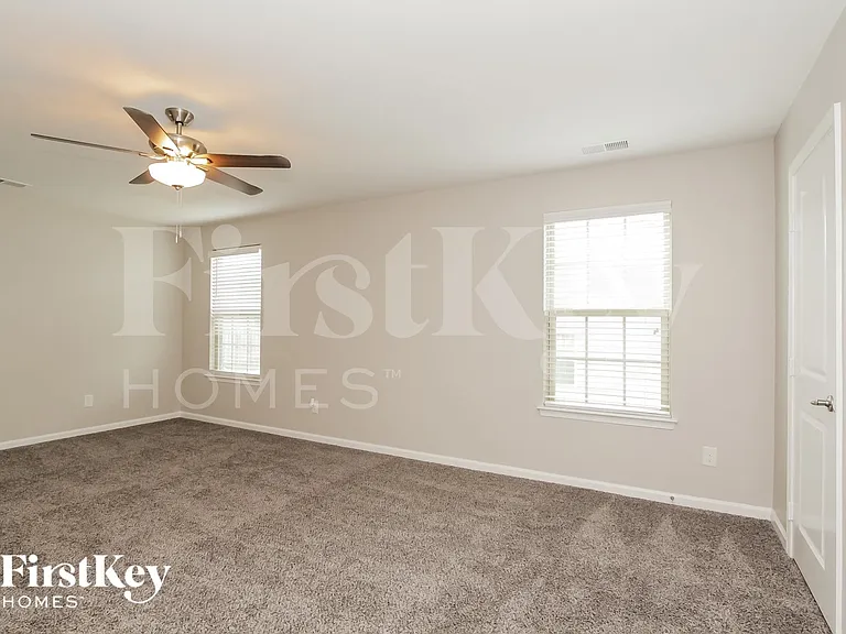 124 Alborn Dr — Photo 8