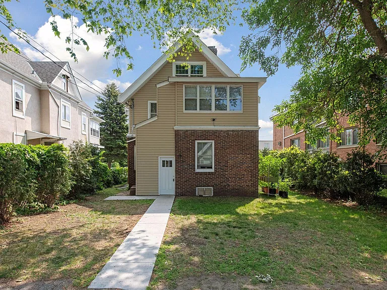 2734 Pillsbury Ave S #2 — Photo 2