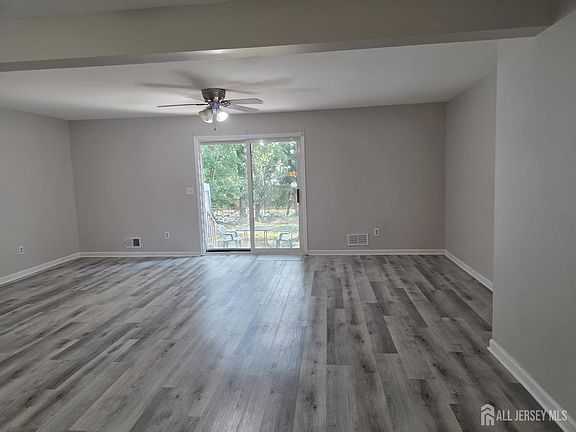 3rd image of 2803 Kent Pl