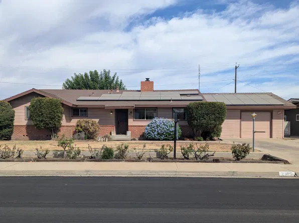 2106 4th St, Sanger, CA 93657