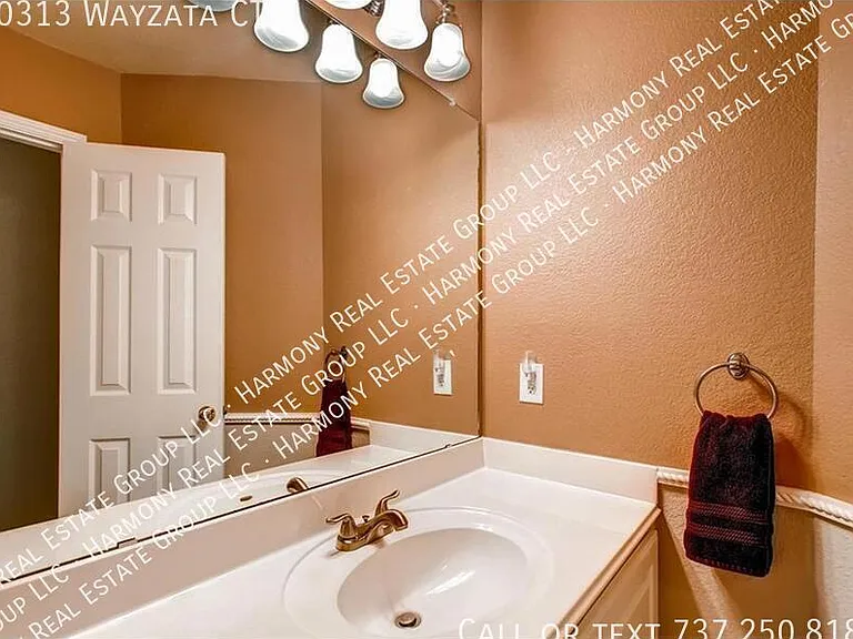 20313 Wayzata Ct — Photo 15