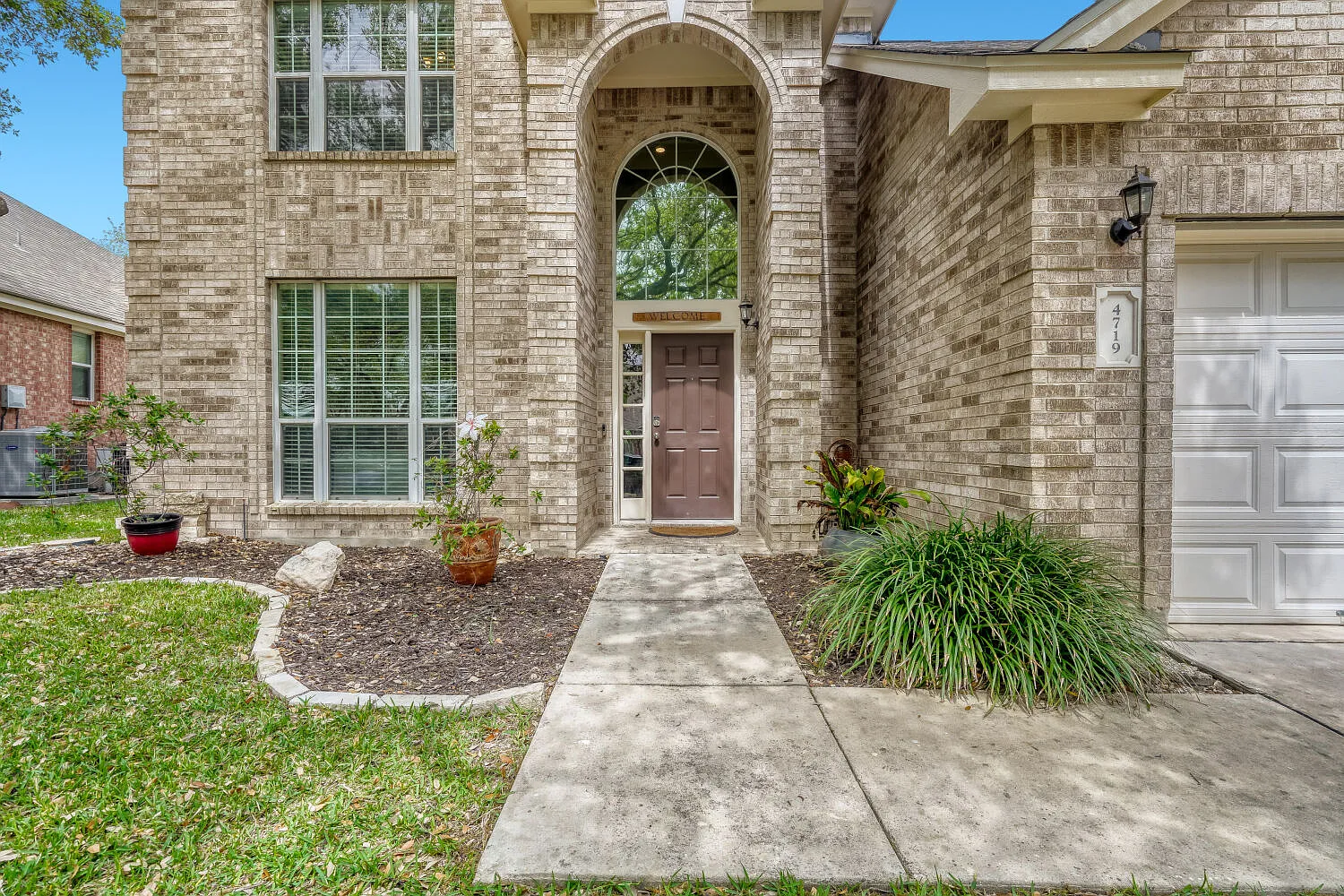 4 bed, 2615 sqft, $2,675 — Photo 2