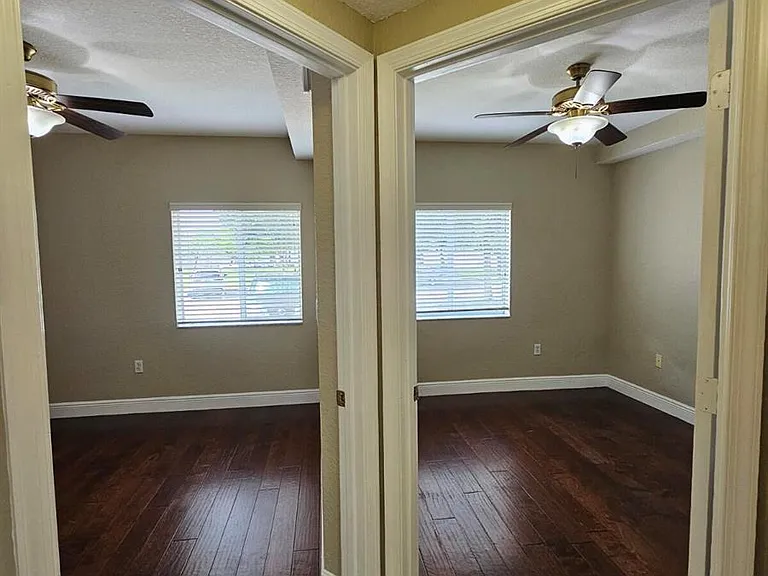 1049 Golden Lakes Blvd #115 — Photo 14