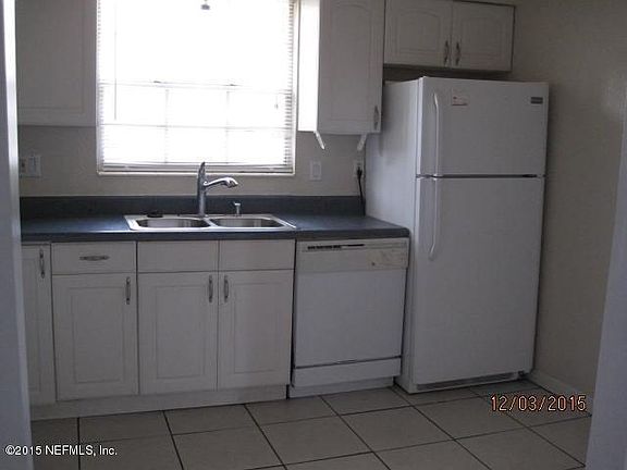 3rd image of 5201 Atlantic Blvd Unit 218