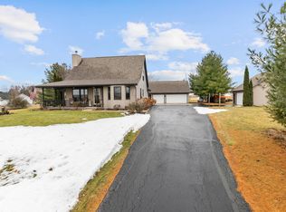 W9803 School Rd, Hortonville, WI 54944