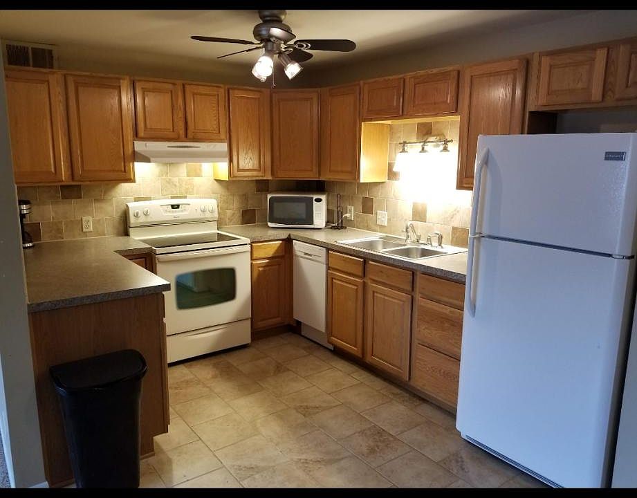 Pembroke Garden Condominiums 2807 Pembroke Ln Saint Joseph MO Zillow