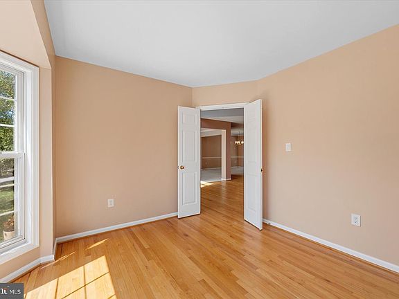 5th image of 8259 Tall Timber Dr