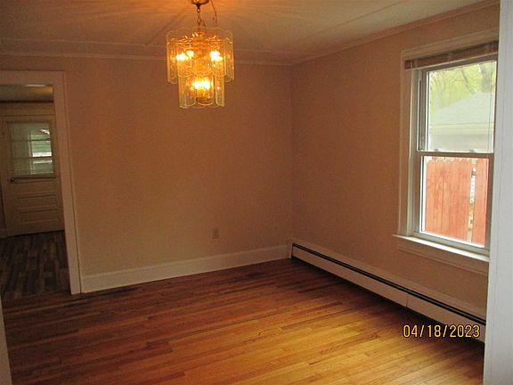 4th image of 26 E Market St
