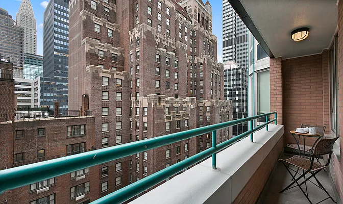 Rented by Compass | media 7