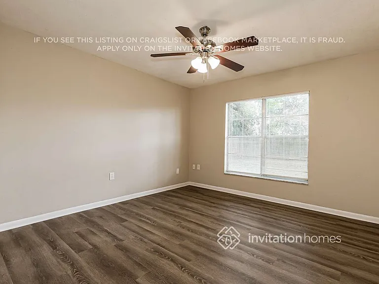 2314 Medford Ln — Photo 13
