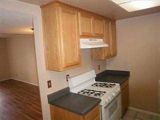 3rd image of 4041 Oak Villa Cir