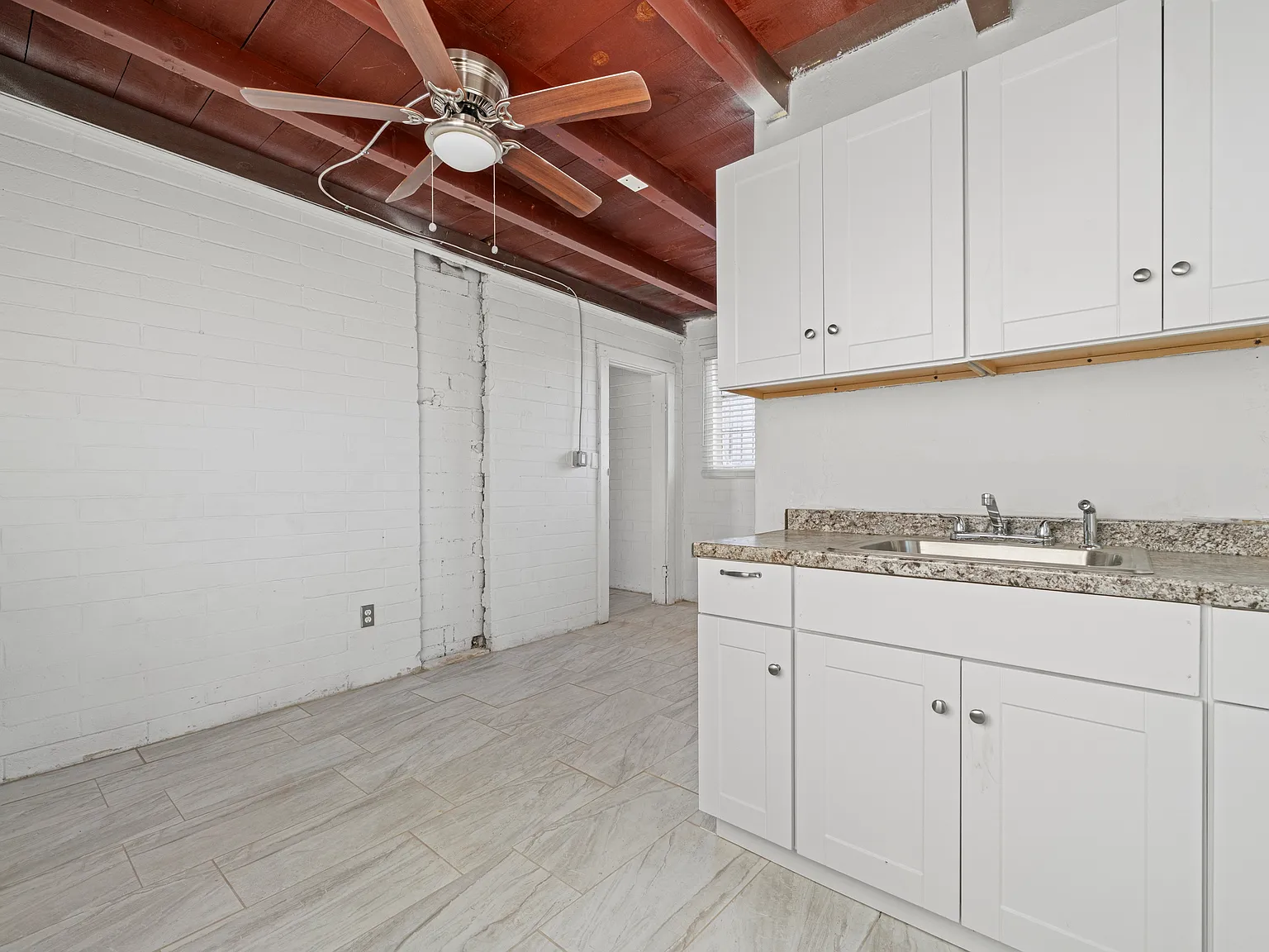Studio, 512 sqft, $748 — Photo 3