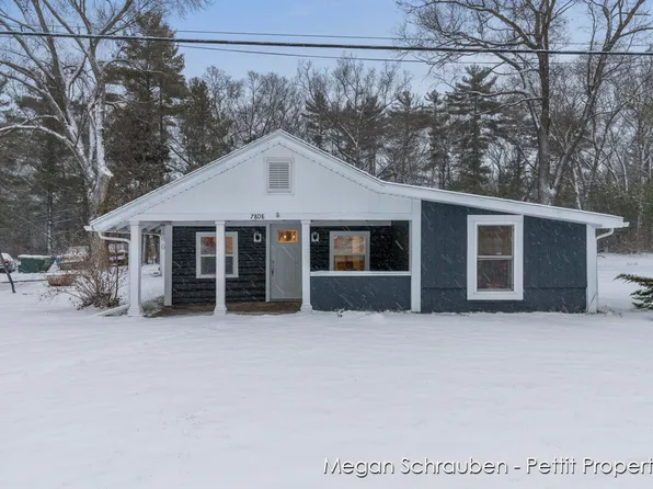 7808 Whitehall Rd, Whitehall, MI 49461