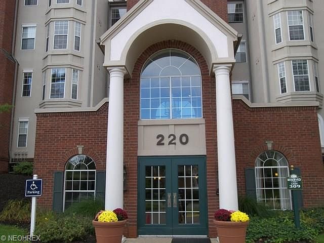 1st image of 220 Fox Hollow Dr APT 110